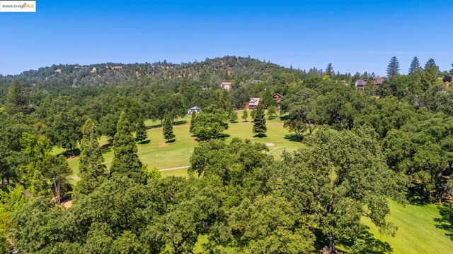 19400 Reid Circle, Groveland, CA 95321