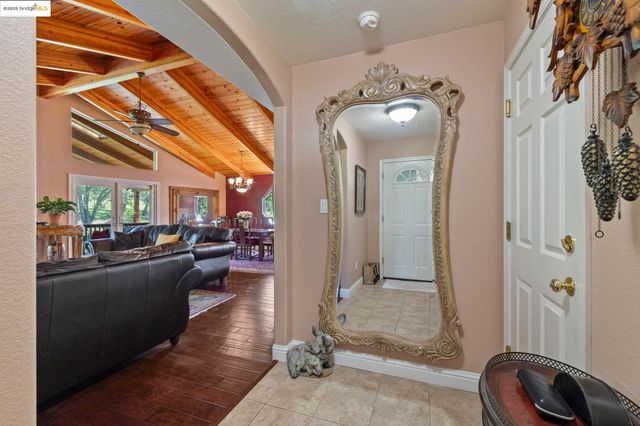 19400 Reid Circle, Groveland, CA 95321