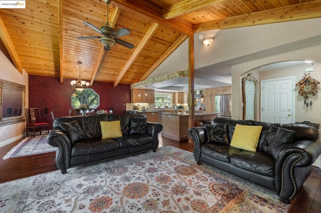 19400 Reid Circle, Groveland, CA 95321