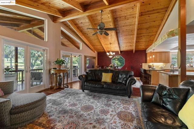 19400 Reid Circle, Groveland, CA 95321