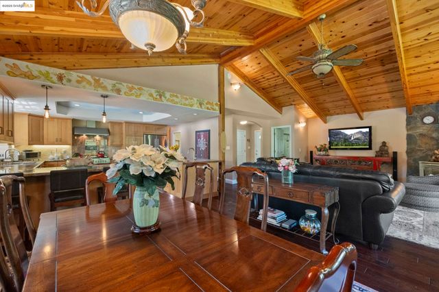 19400 Reid Circle, Groveland, CA 95321