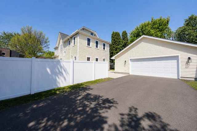 1414 Xerxes Avenue N, Minneapolis, MN 55411