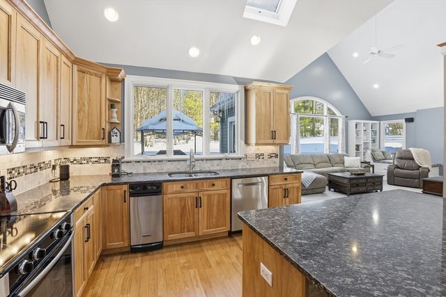 15 Gilson Road, Groton, MA 01450