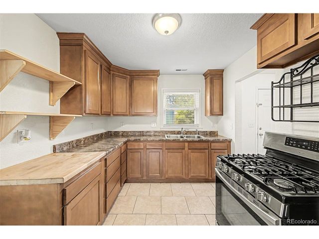 1343 Havana St, Aurora, CO 80010