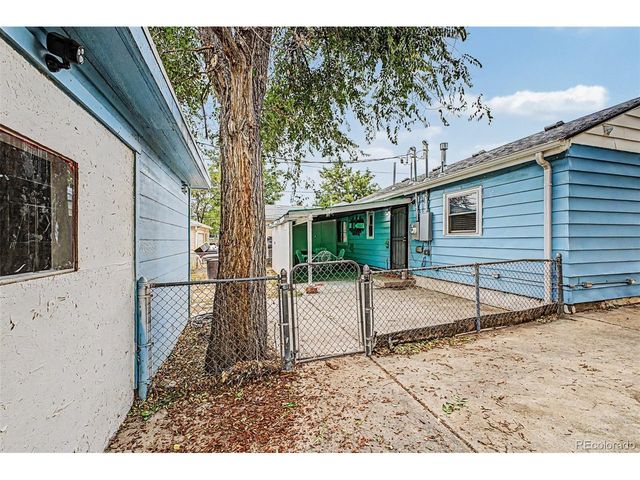1343 Havana St, Aurora, CO 80010