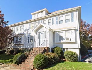 26-28 Alton St 28, Arlington, MA 02474