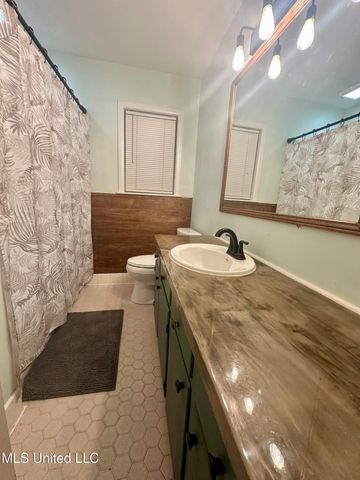 109 W Chipwood Drive, Gulfport, MS 39503