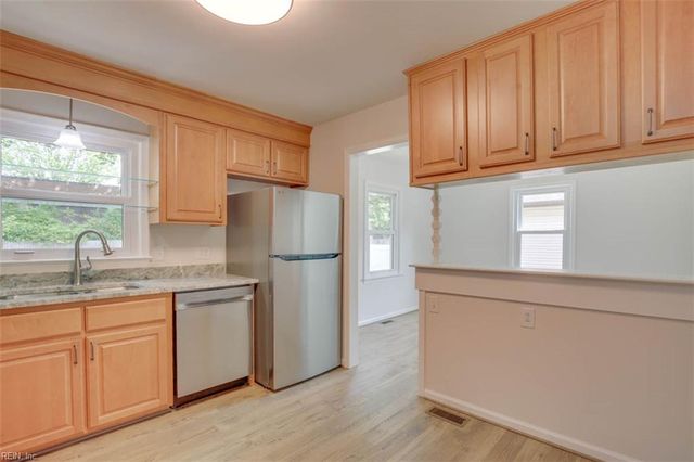 112 Tillerson DR, Newport News, VA 23602
