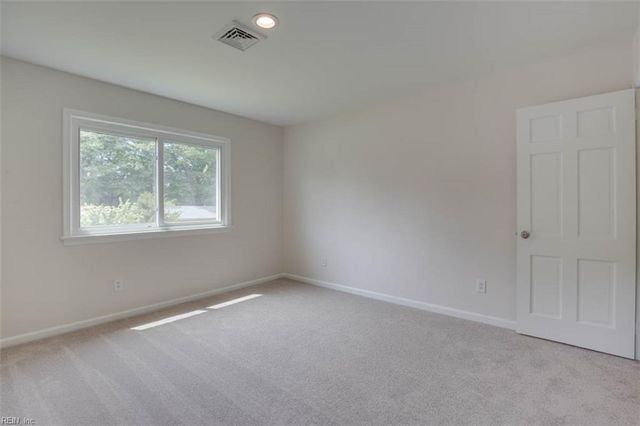 112 Tillerson DR, Newport News, VA 23602