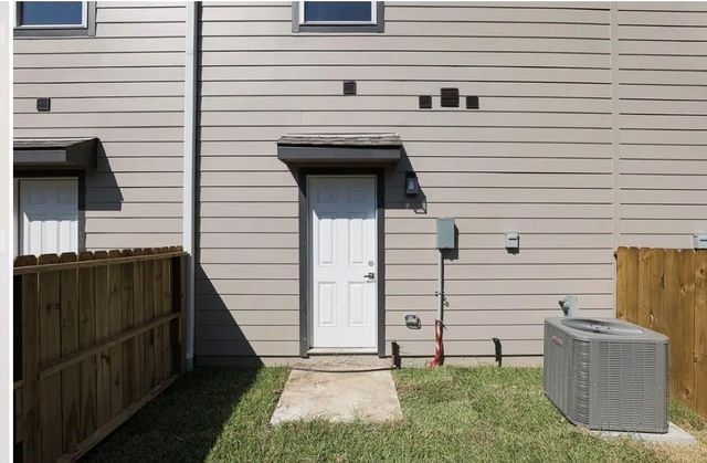 5262 Ella Boulevard 701A, Houston, TX 77018