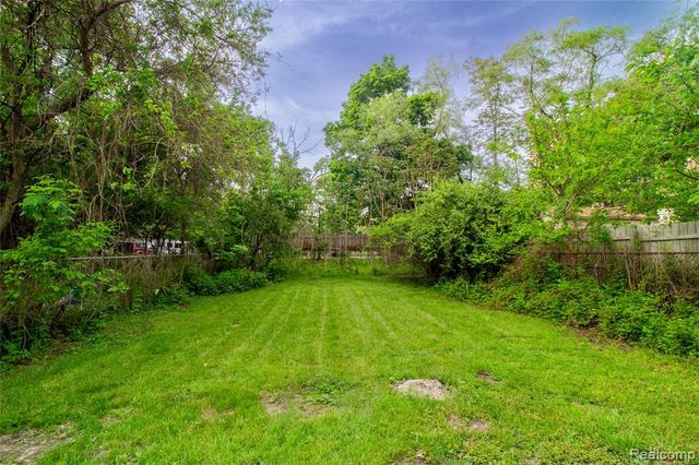 22118 Ulster Street, Detroit, MI 48219