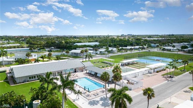 11291 Bougainvillea LN, Fort Myers Beach, FL 33931
