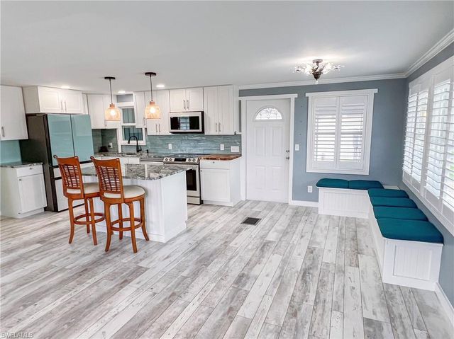 11291 Bougainvillea LN, Fort Myers Beach, FL 33931