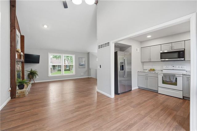 12113 W 48th Terrace, Shawnee, KS 66216