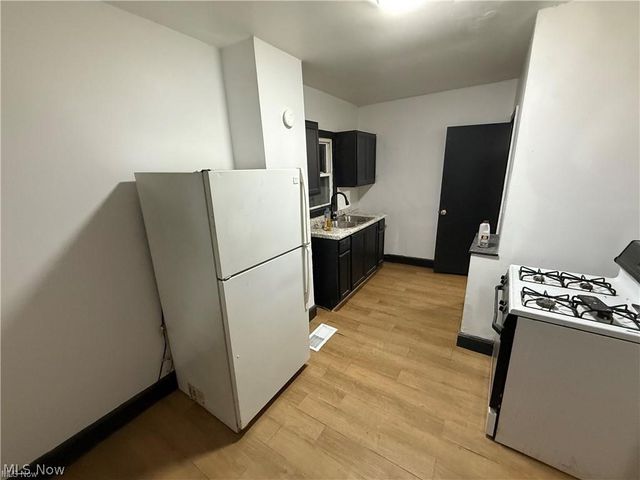 2113 West 104th Street, Cleveland, OH 44102