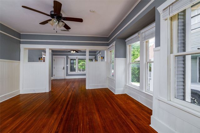 2107 College Avenue, Fort Worth, TX 76110