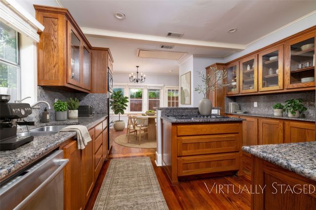 2107 College Avenue, Fort Worth, TX 76110