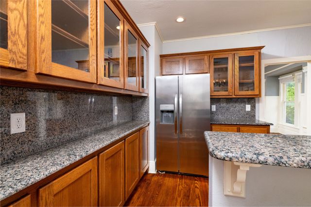 2107 College Avenue, Fort Worth, TX 76110