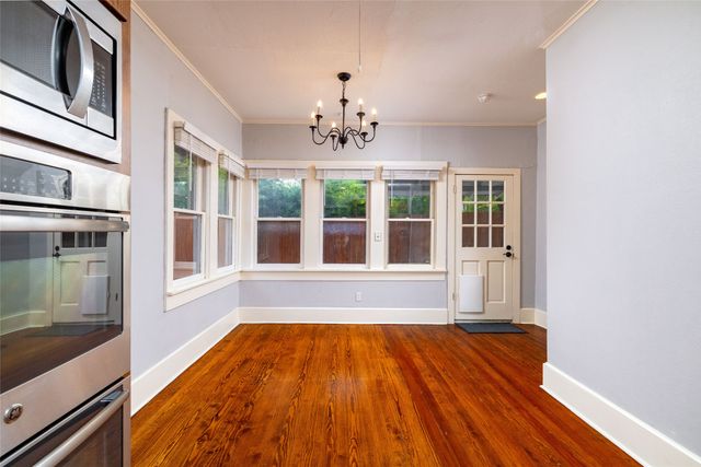 2107 College Avenue, Fort Worth, TX 76110