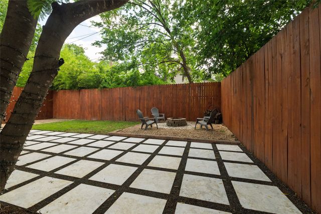 2107 College Avenue, Fort Worth, TX 76110