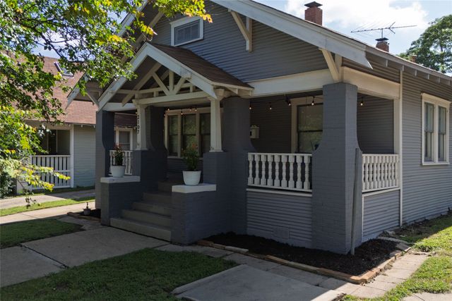 2107 College Avenue, Fort Worth, TX 76110