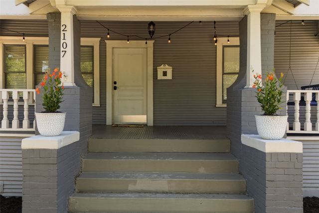 2107 College Avenue, Fort Worth, TX 76110