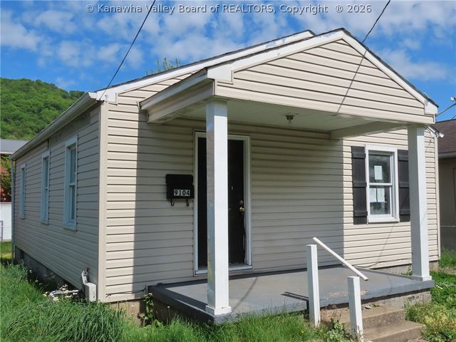 9104 Maryland Avenue, Marmet, WV 25315
