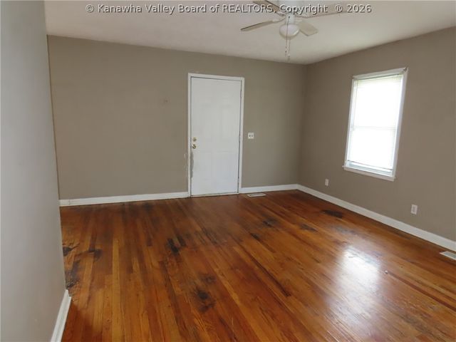 9104 Maryland Avenue, Marmet, WV 25315