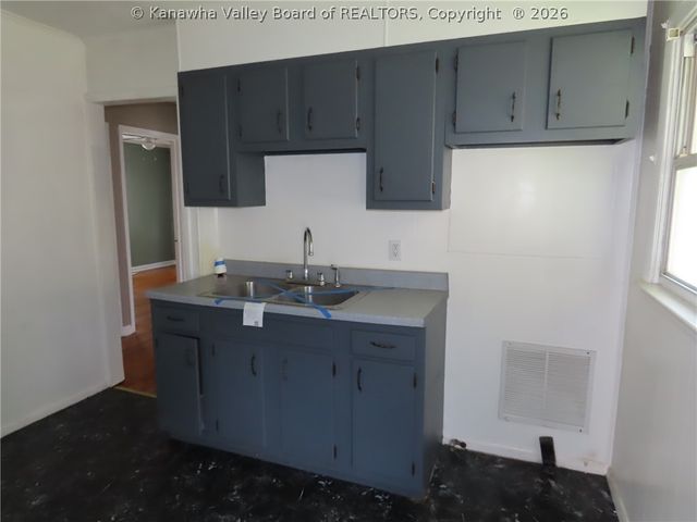 9104 Maryland Avenue, Marmet, WV 25315