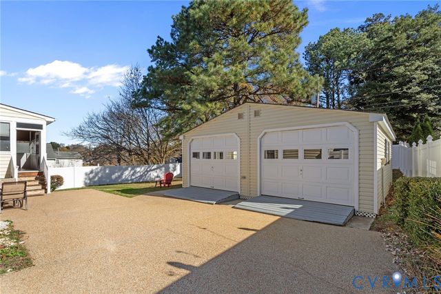 8124 Castle Grove Dr, Mechanicsville, VA 23111