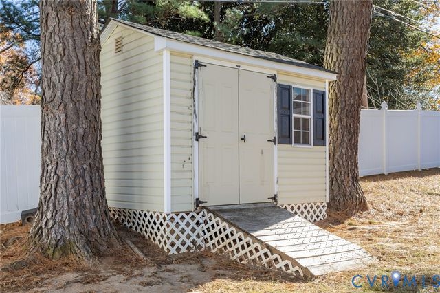 8124 Castle Grove Dr, Mechanicsville, VA 23111