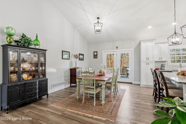 166 Creekstone Dr, Radcliff, KY 40160