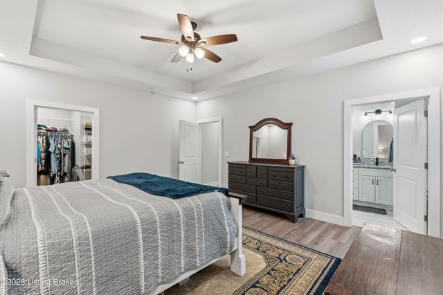 166 Creekstone Dr, Radcliff, KY 40160