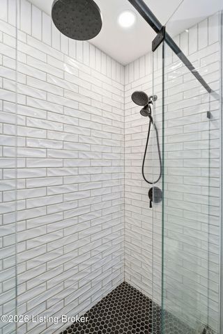 166 Creekstone Dr, Radcliff, KY 40160