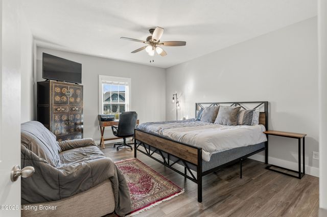 166 Creekstone Dr, Radcliff, KY 40160