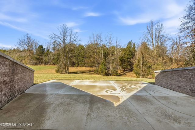 166 Creekstone Dr, Radcliff, KY 40160