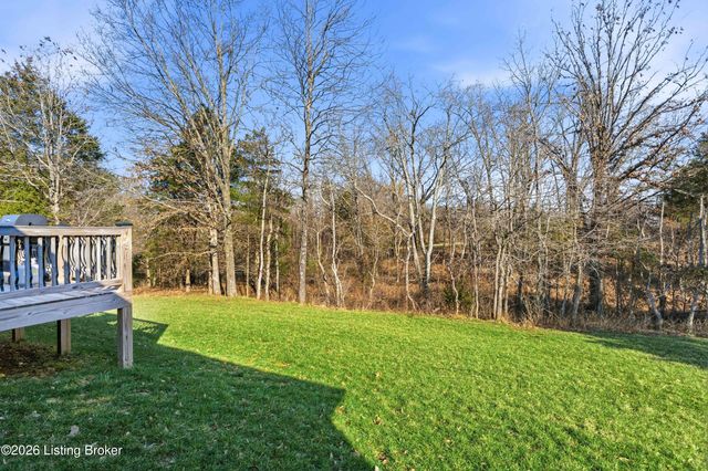 166 Creekstone Dr, Radcliff, KY 40160
