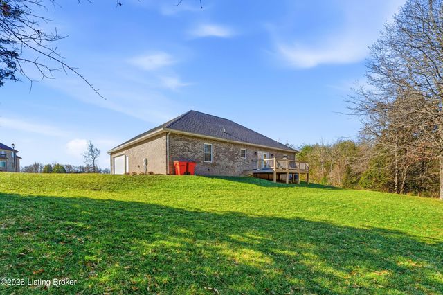 166 Creekstone Dr, Radcliff, KY 40160