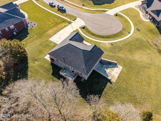 166 Creekstone Dr, Radcliff, KY 40160