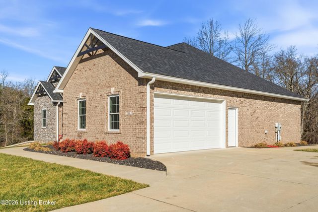 166 Creekstone Dr, Radcliff, KY 40160