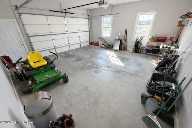 166 Creekstone Dr, Radcliff, KY 40160