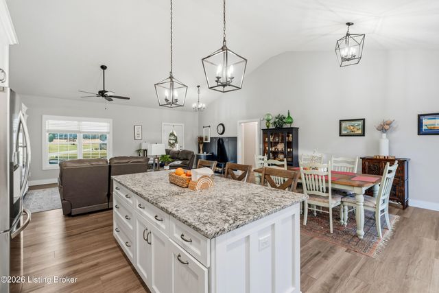 166 Creekstone Dr, Radcliff, KY 40160