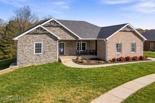 166 Creekstone Dr, Radcliff, KY 40160
