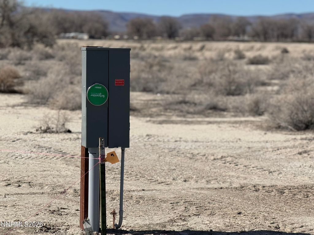 Image 2 of property listing at 43 Cliff Banks Court, Lovelock, NV 89419