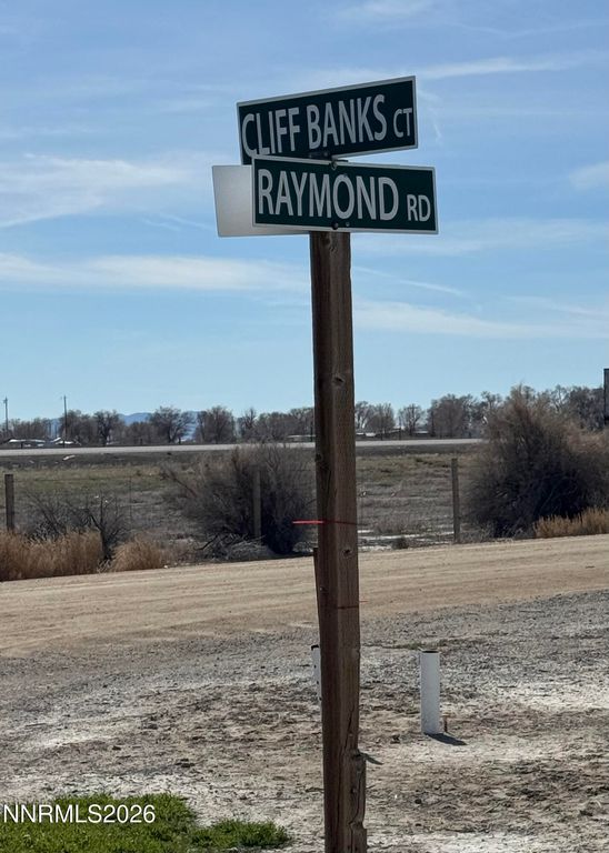 Image 6 of property listing at 43 Cliff Banks Court, Lovelock, NV 89419