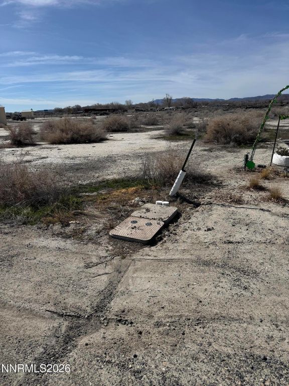 Image 7 of property listing at 43 Cliff Banks Court, Lovelock, NV 89419