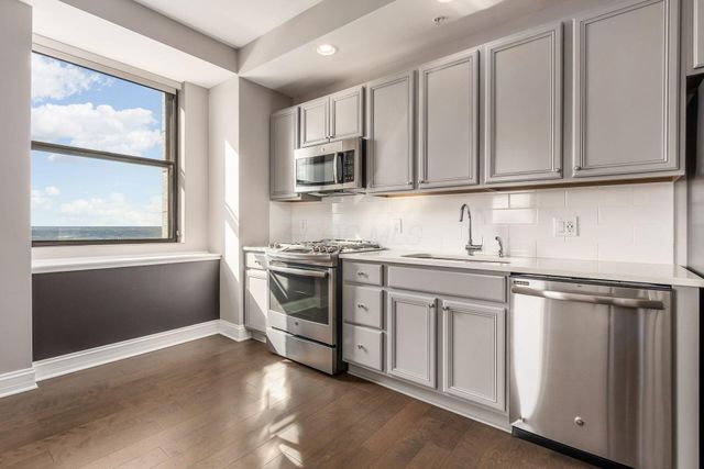 50 W Broad Street, 3003, Columbus, OH 43215