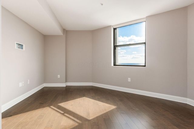 50 W Broad Street, 3003, Columbus, OH 43215