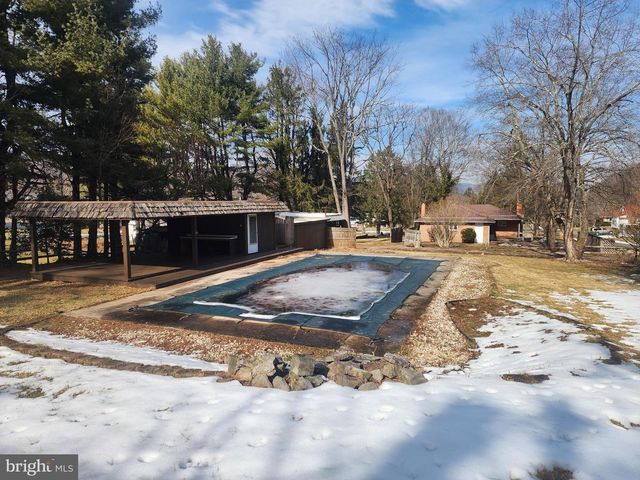 111 S GEORGIA ST, Ridgeley, WV 26753