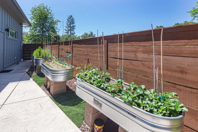 18870 Old Bridge Road, Jamestown, CA 95327